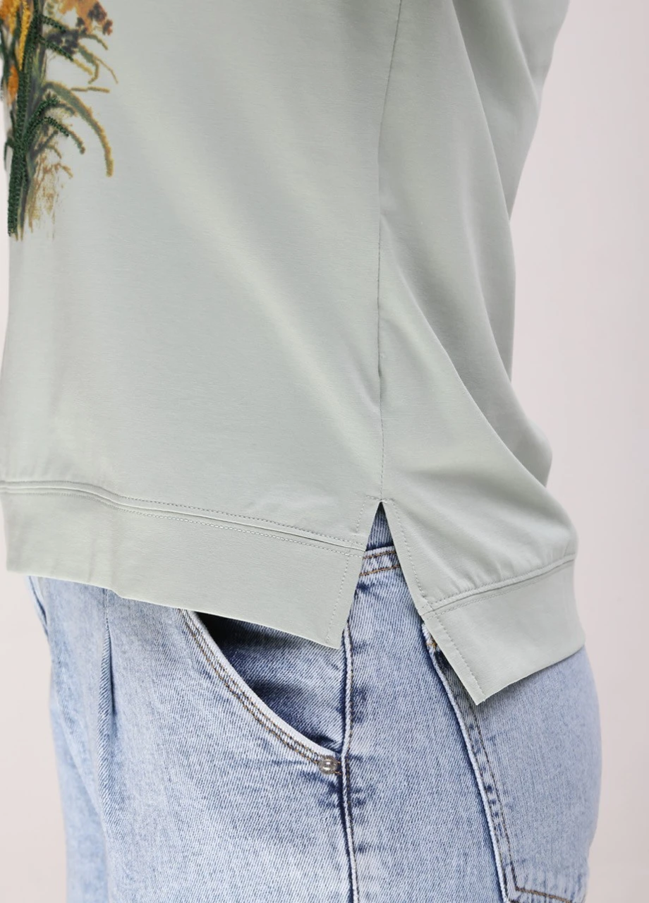 Футболка женская зеленая прямая с цветами JEANSclub Прямая - (259793948)