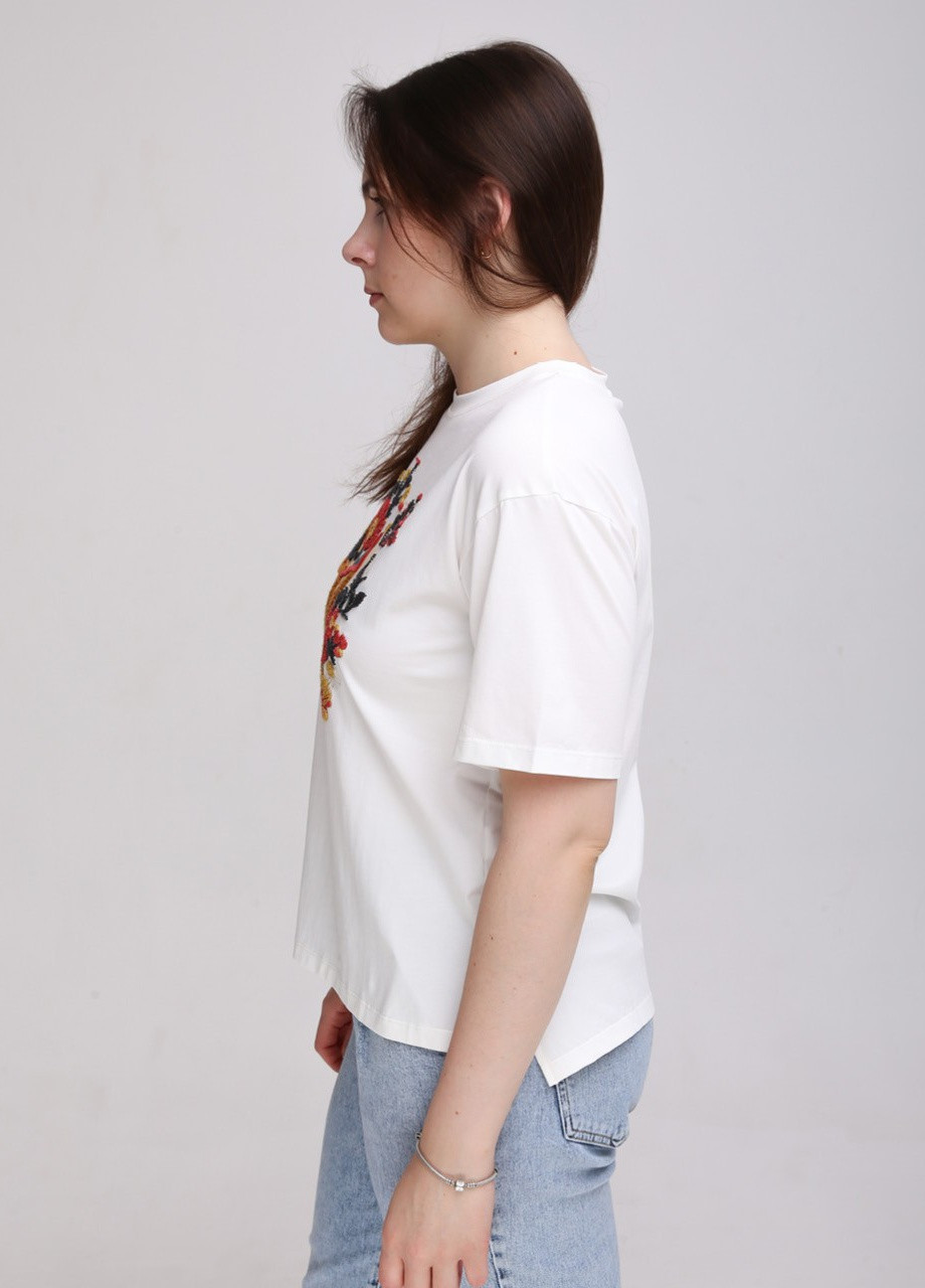 Молочная всесезон футболка женская молочная прямая с вышивкой оленя с коротким рукавом JEANSclub Прямая