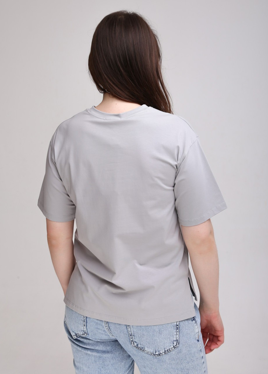 Сіра всесезон жіноча футболка сіра пряма з вишивкою оленя з коротким рукавом JEANSclub Прямая
