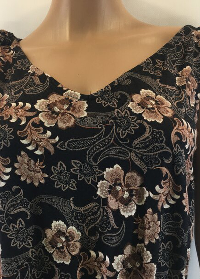Черное кэжуал платье Laura Scott с цветочным принтом