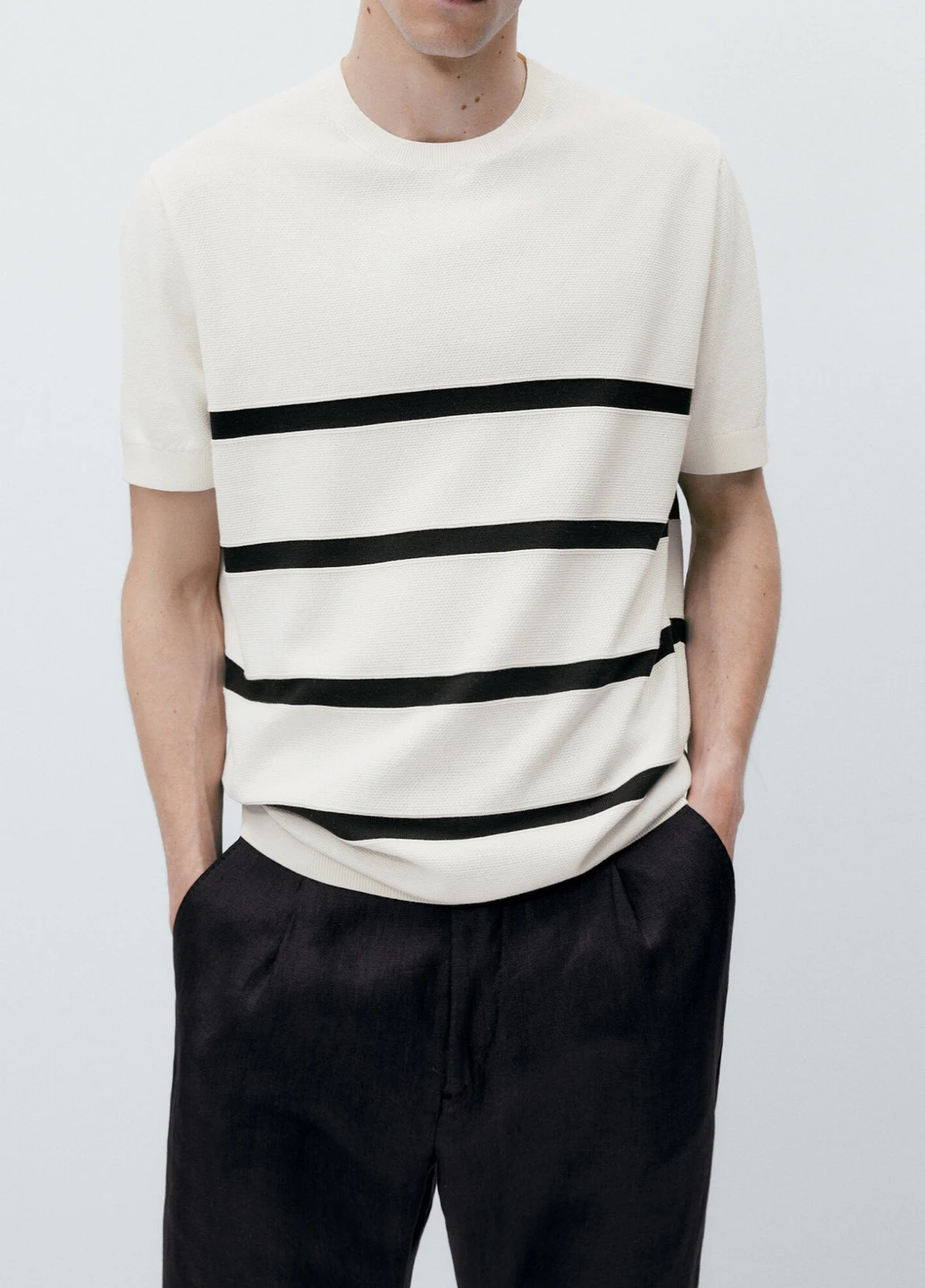 Молочна футболка Massimo Dutti