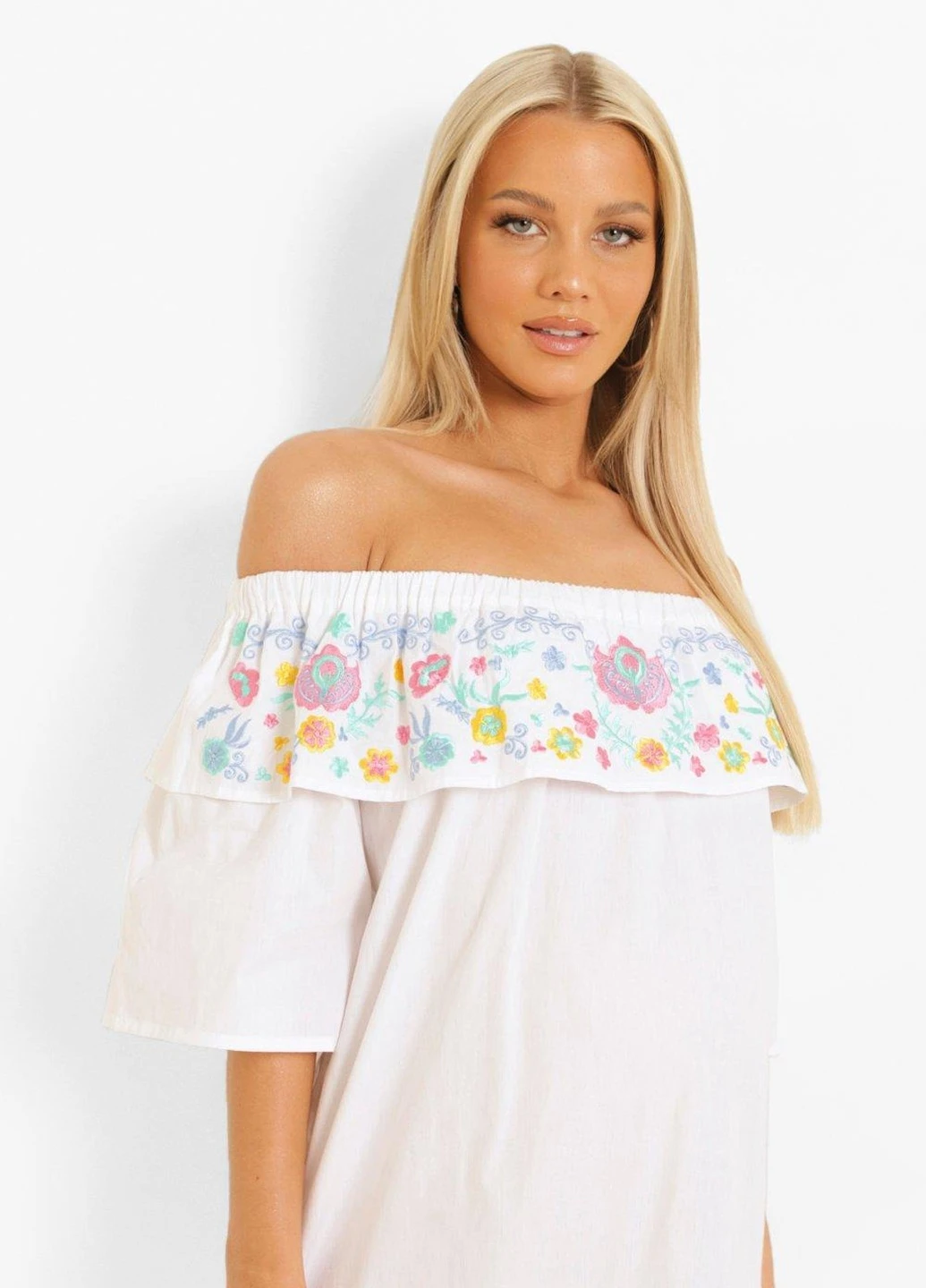 Білий сукня Boohoo