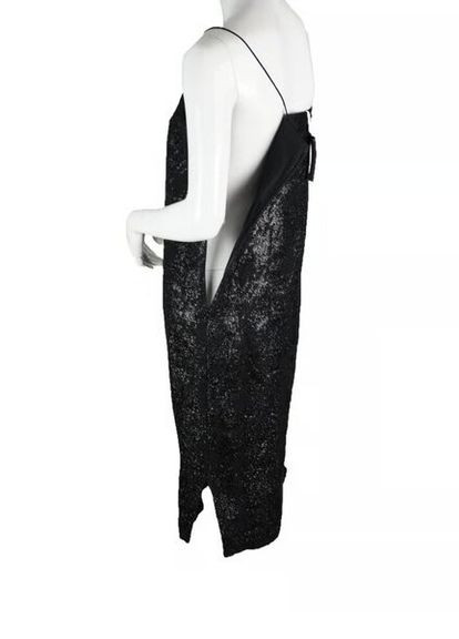 Чорна вечірня сукня з відкритими плечима Iris & Ink з абстрактним візерунком