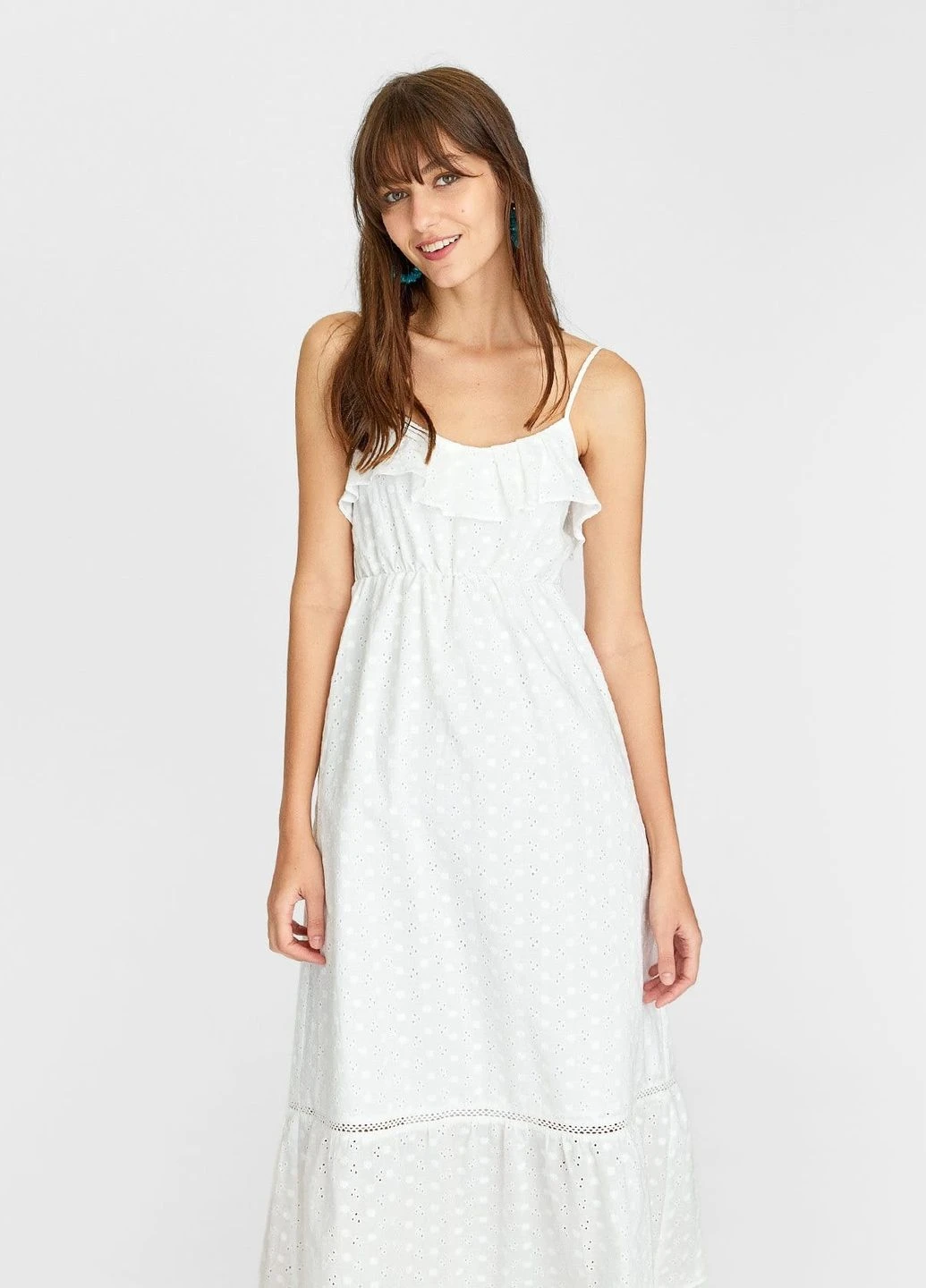 Белое платье Stradivarius