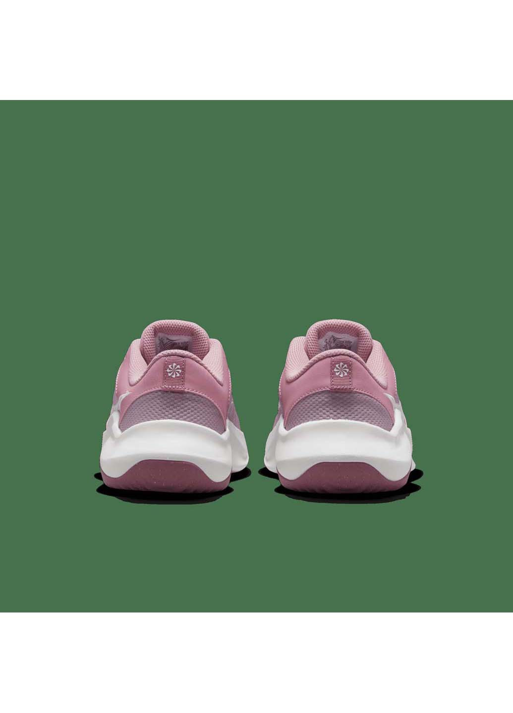 Розовые демисезонные кроссовки legend essential 3 next nature Nike