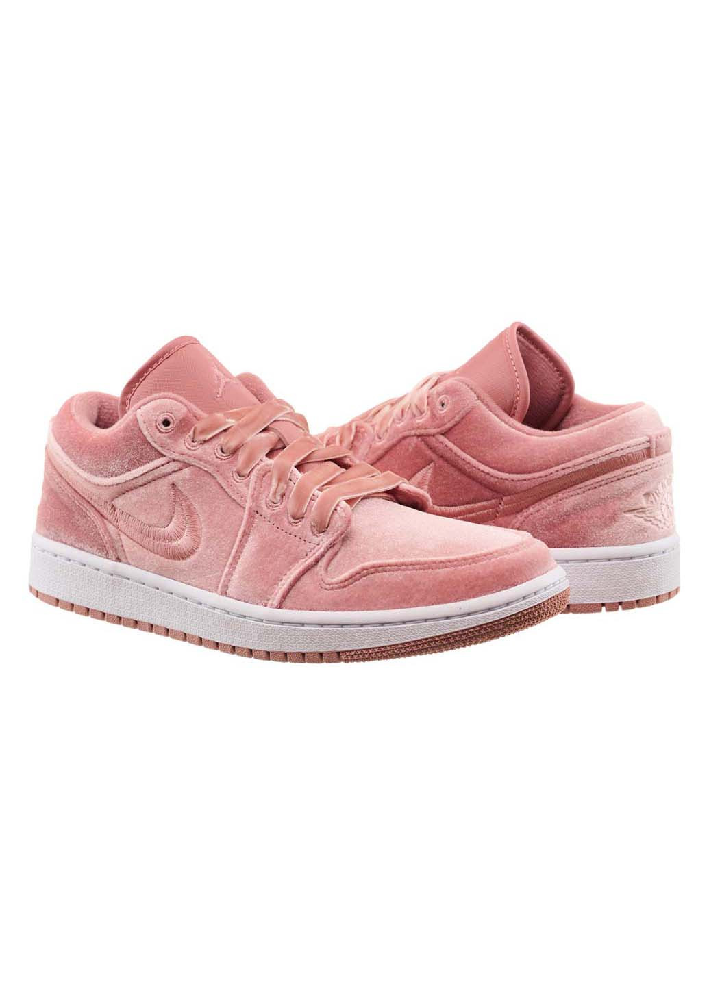 Розовые демисезонные кроссовки 1 low se Jordan