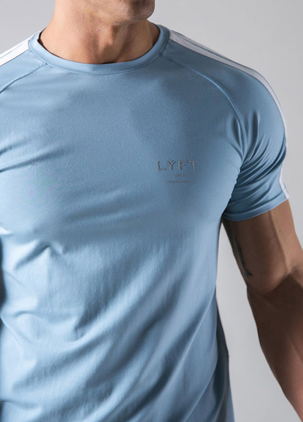 Блакитна футболка чоловіча з коротким рукавом Lyft