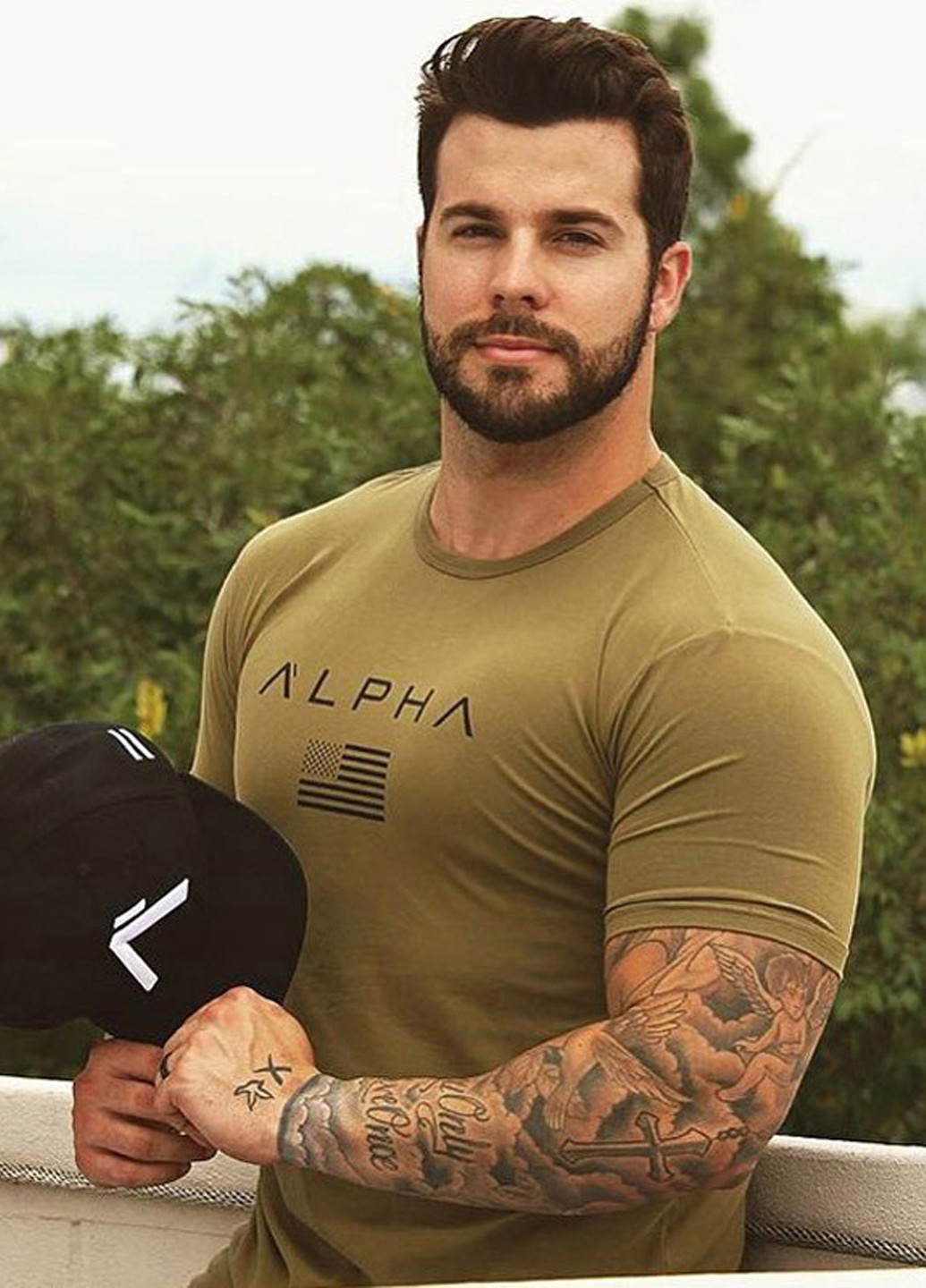 Зеленая мужская футболка с коротким рукавом Alpha