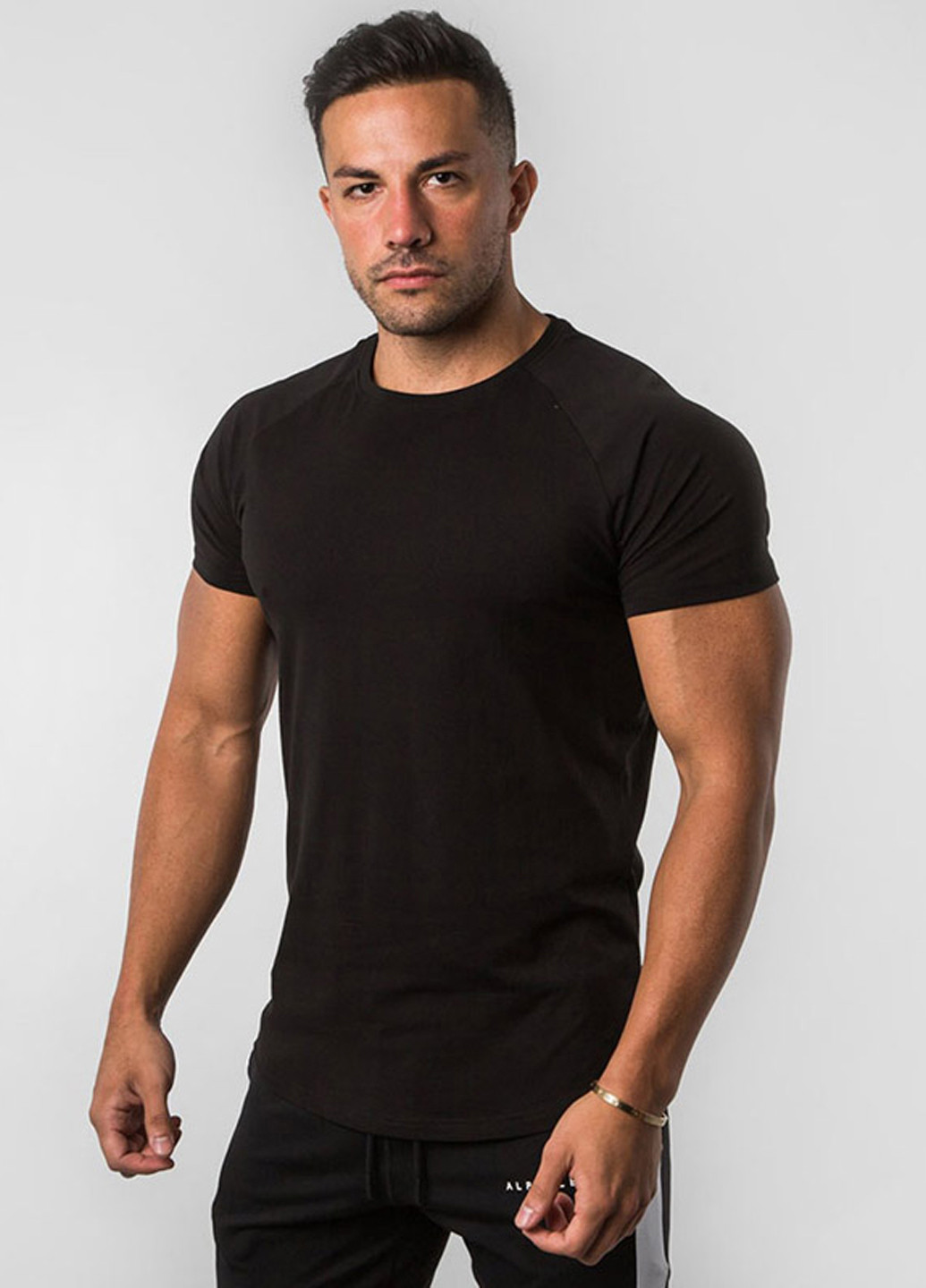 Черная брендовая футболка с коротким рукавом Alpha
