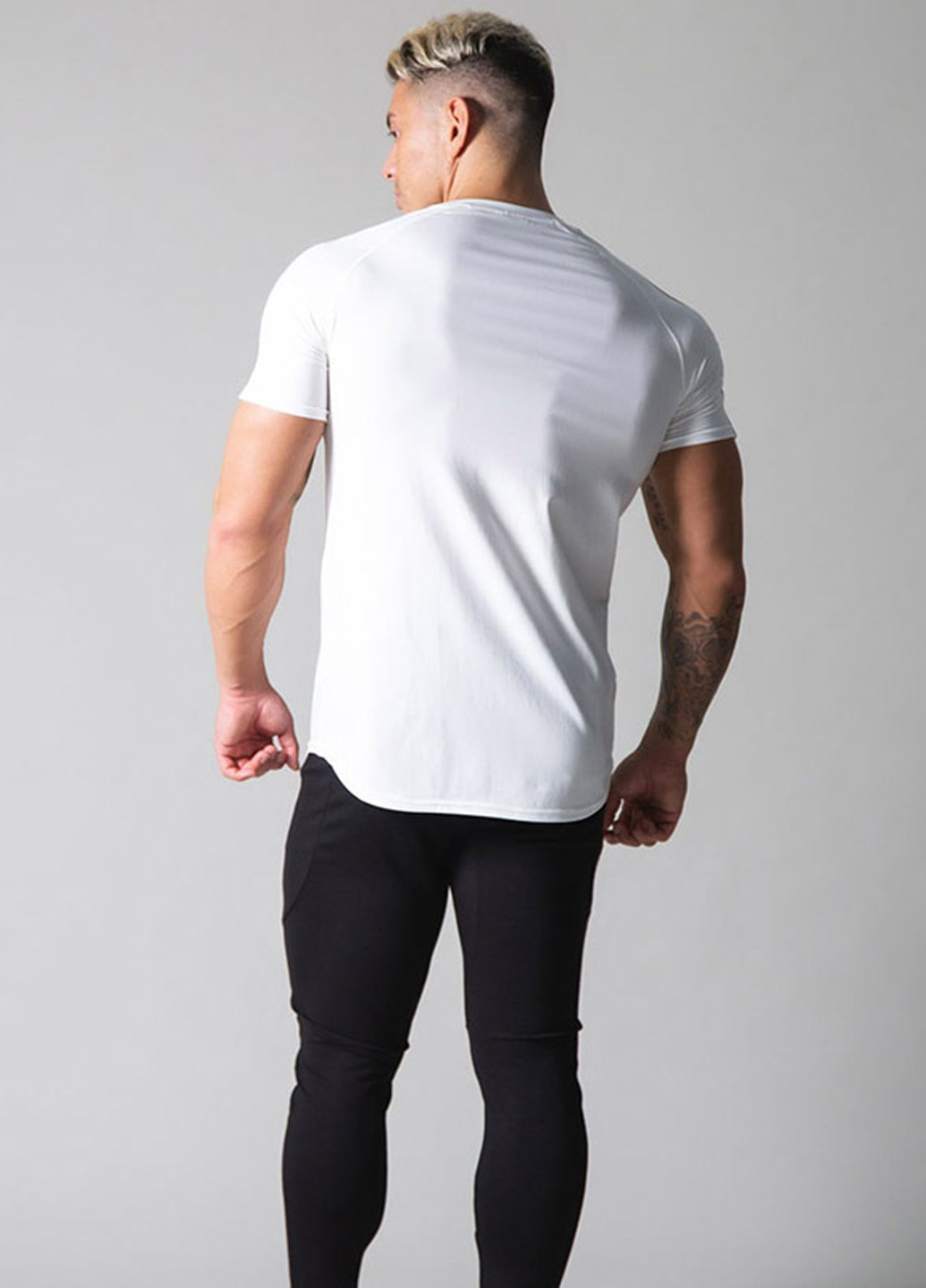 Белая мужская фирменная футболка с коротким рукавом Lyft