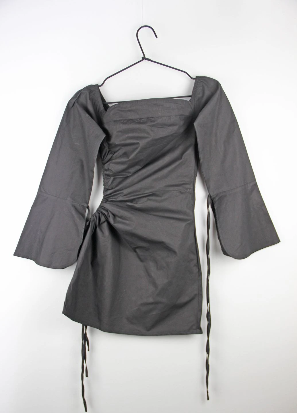 Черное платье Boohoo