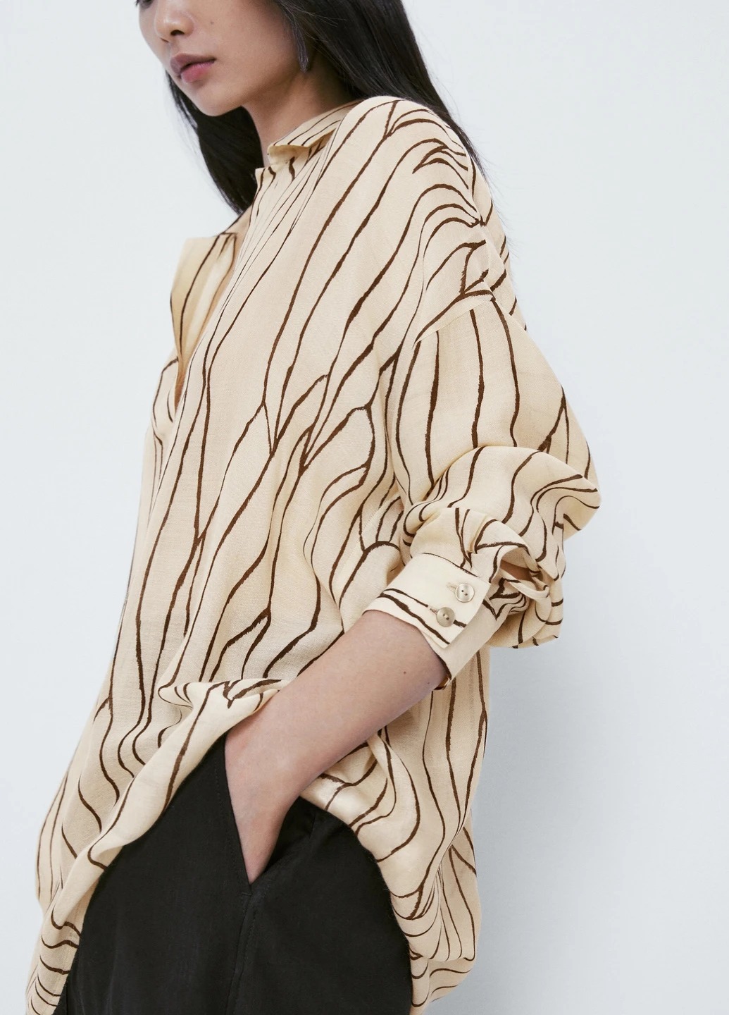 Молочная классическая рубашка с абстрактным узором Massimo Dutti