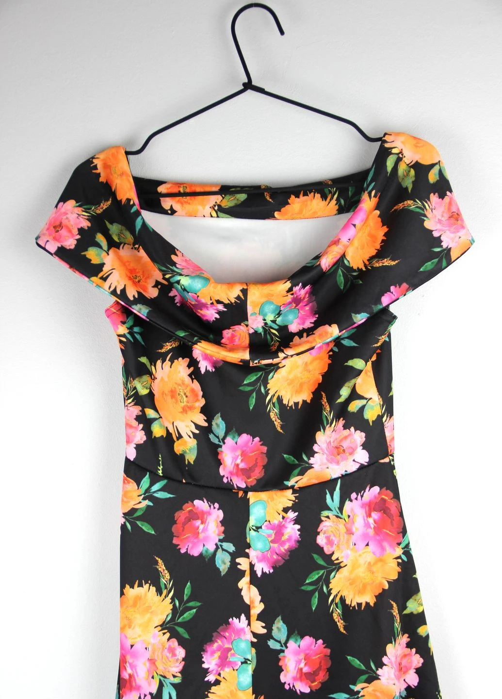 Черное платье Boohoo