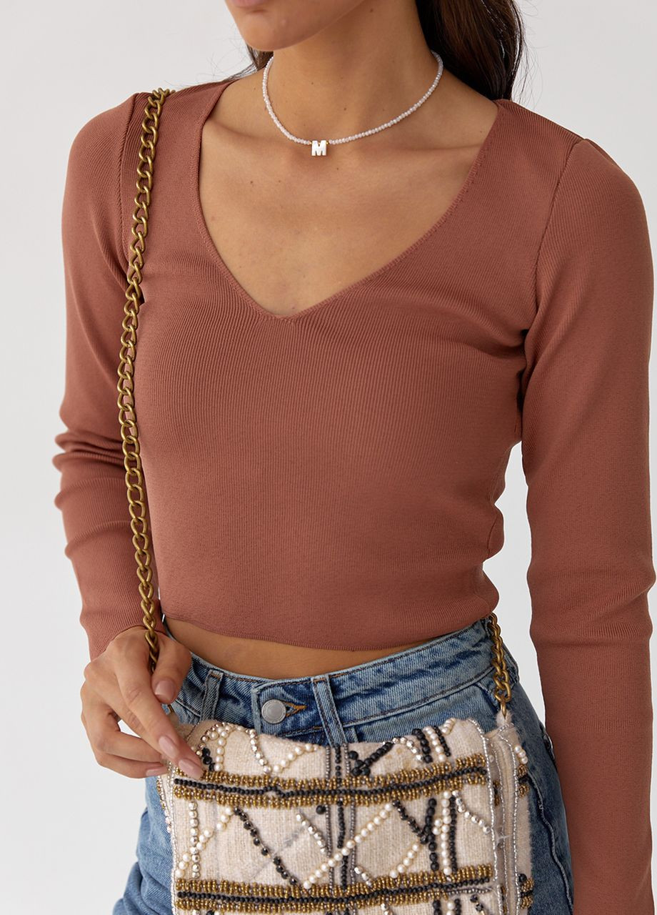 Коричневий короткий лонгслів з v-подібним вирізом коричневий колір Hot Fashion