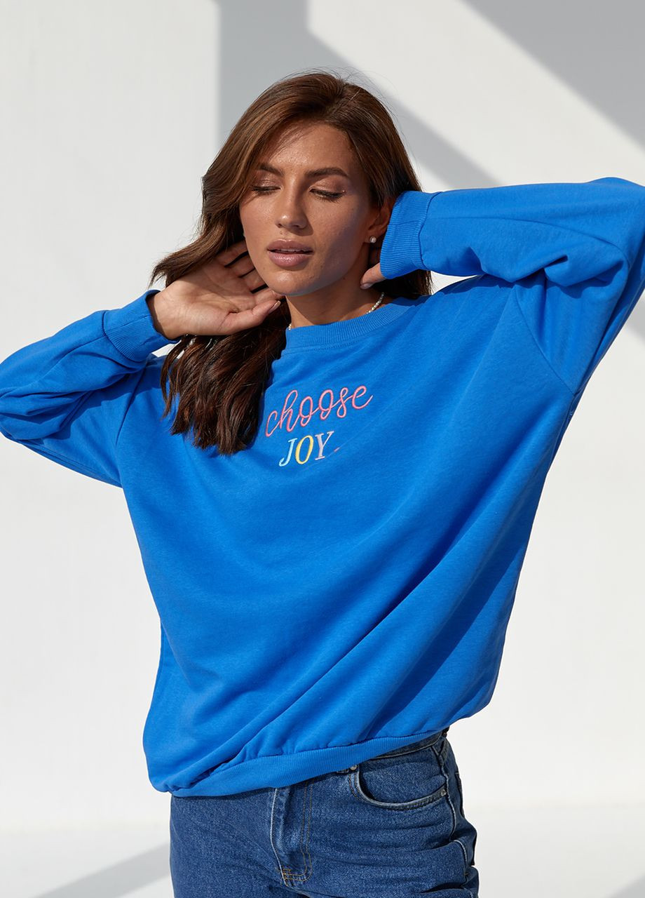 Синий демисезонный свитшот женский с вышитой надписью choose joy синий Lurex