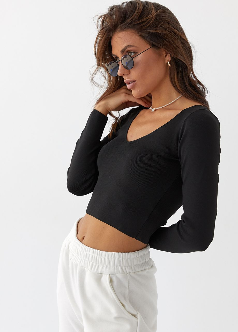 Чорний короткий лонгслів з v-подібним вирізом чорний колір Hot Fashion