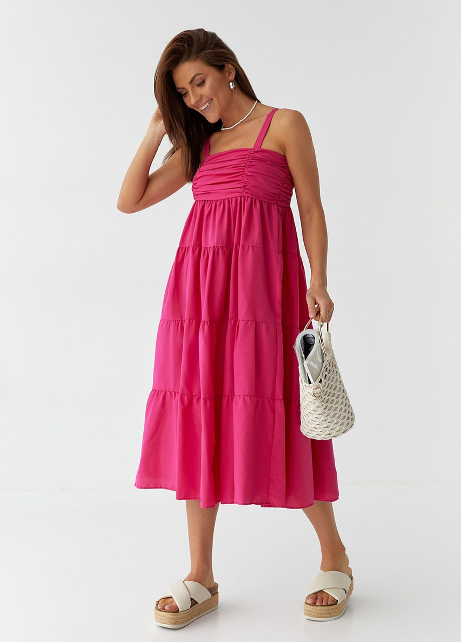 Фуксиновое (цвета Фуксия) сарафан миди с драпировкой на полочке No Brand