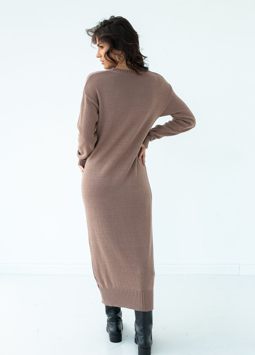 Коричнева трикотажне плаття міді прямого фасону Sobe