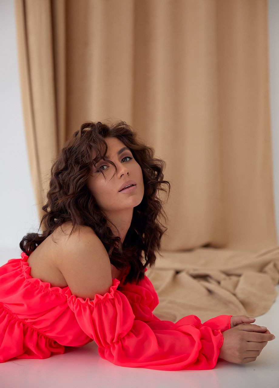 Рожева жіноча вкорочена блузка із шифону DK