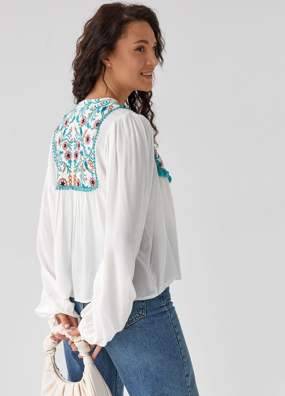 Молочная демисезонная женская блуза-накидка с вышивкой Lurex