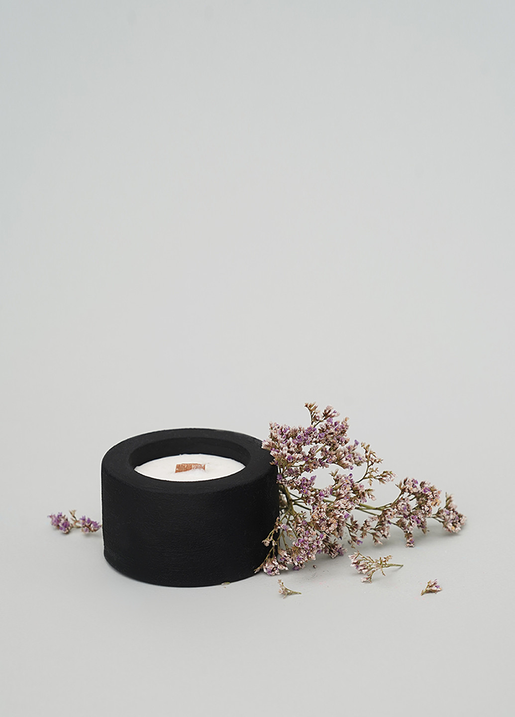 Свеча с ароматом белые цветы и сирень для надписи ваших пожеланий с деревянным потрескивающим фитилем Svich Shop (260264693)