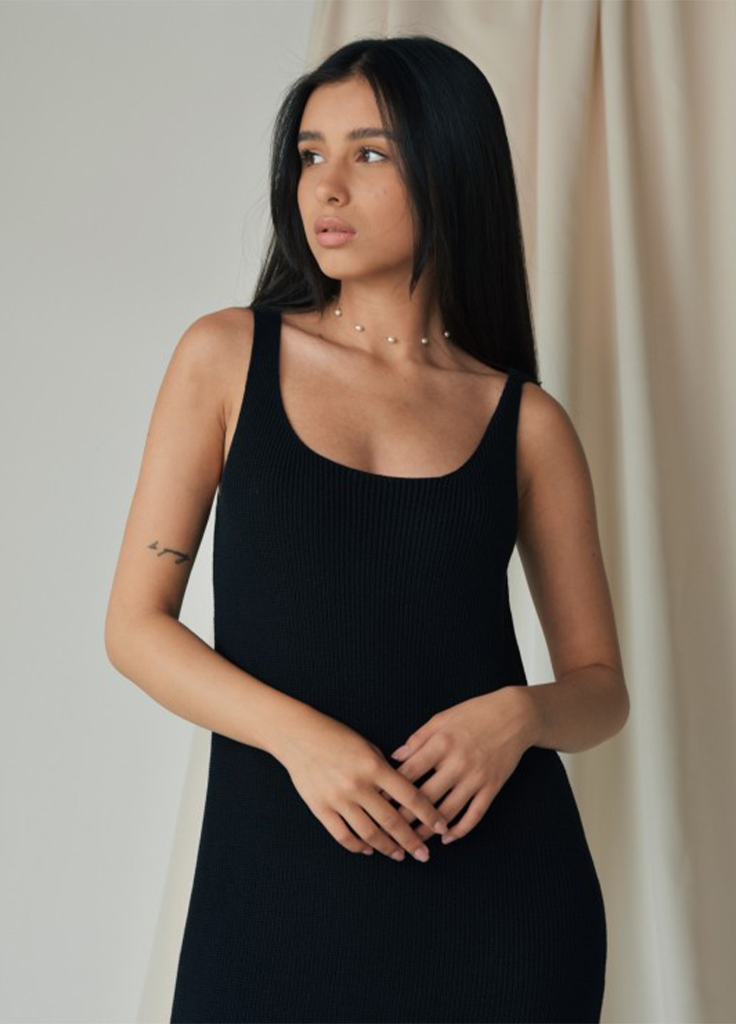 Черное кэжуал платье "эрика" Anika однотонное