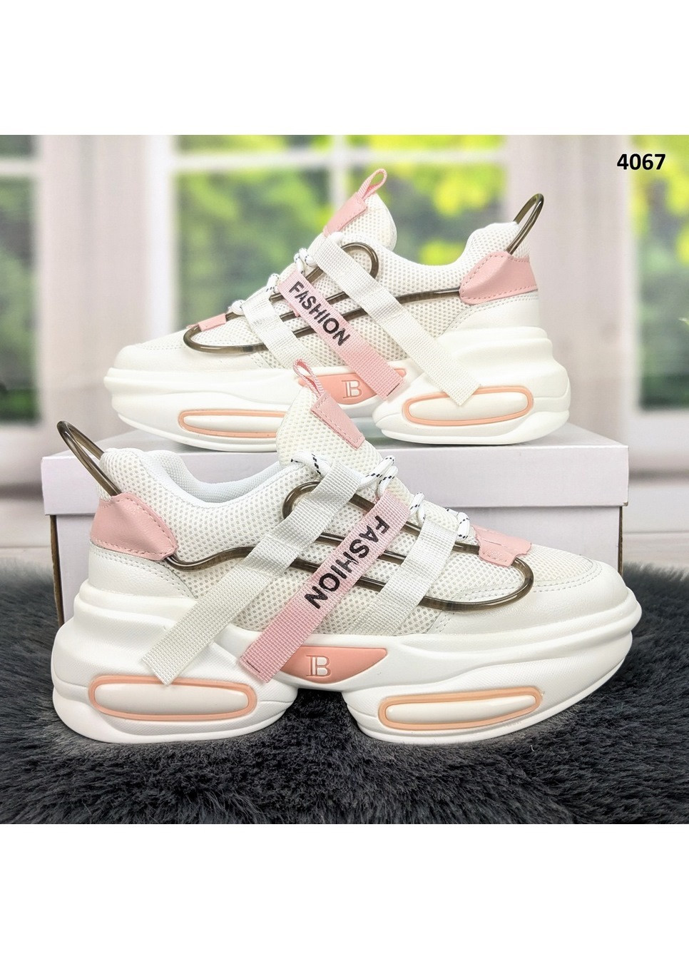 Кросівки жіночі демісезонні на об'ємній підошві Violeta білі демісезони (260376026)