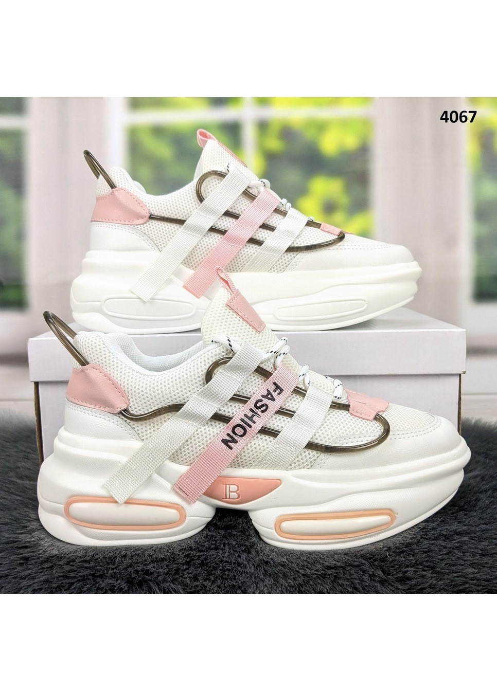 Кросівки жіночі демісезонні на об'ємній підошві Violeta білі демісезони (260376026)