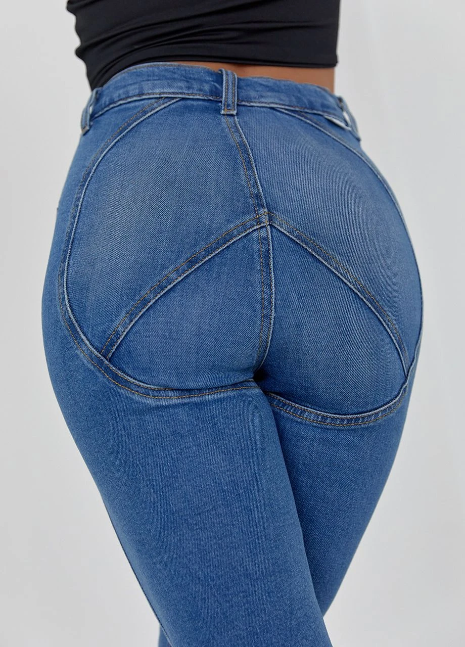 Женские джинсы клеш с круглой кокеткой сзади Lurex - (260376438)