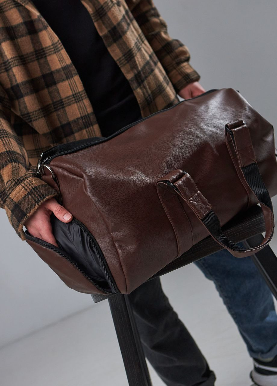 Спортивная дорожная сумка с карманом для обуви 35L Brown на 2 отделения зернистая No Brand сумка l. brown (260396307)