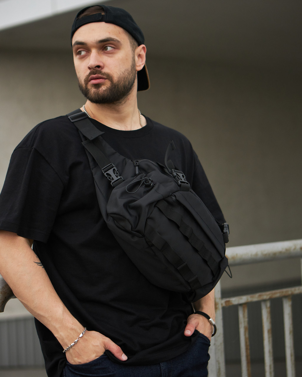 Вмістка нагрудна чоловіча тактична бананка / сумка через плече чорна No Brand TacticaBig (260492537)