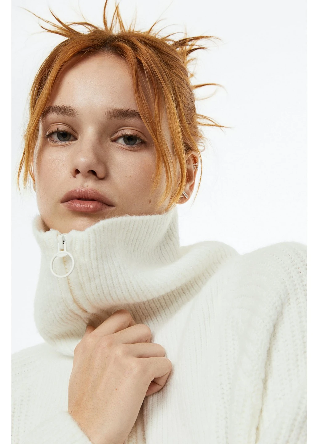 Білий демісезонний светр H&M