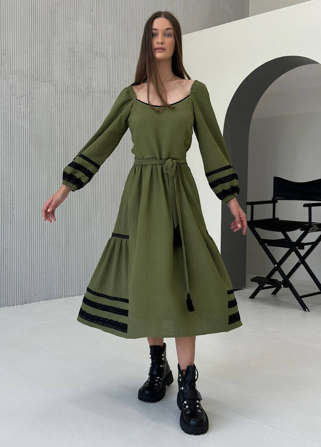 Оливкова (хакі) повсякденний сукня Liton однотонна