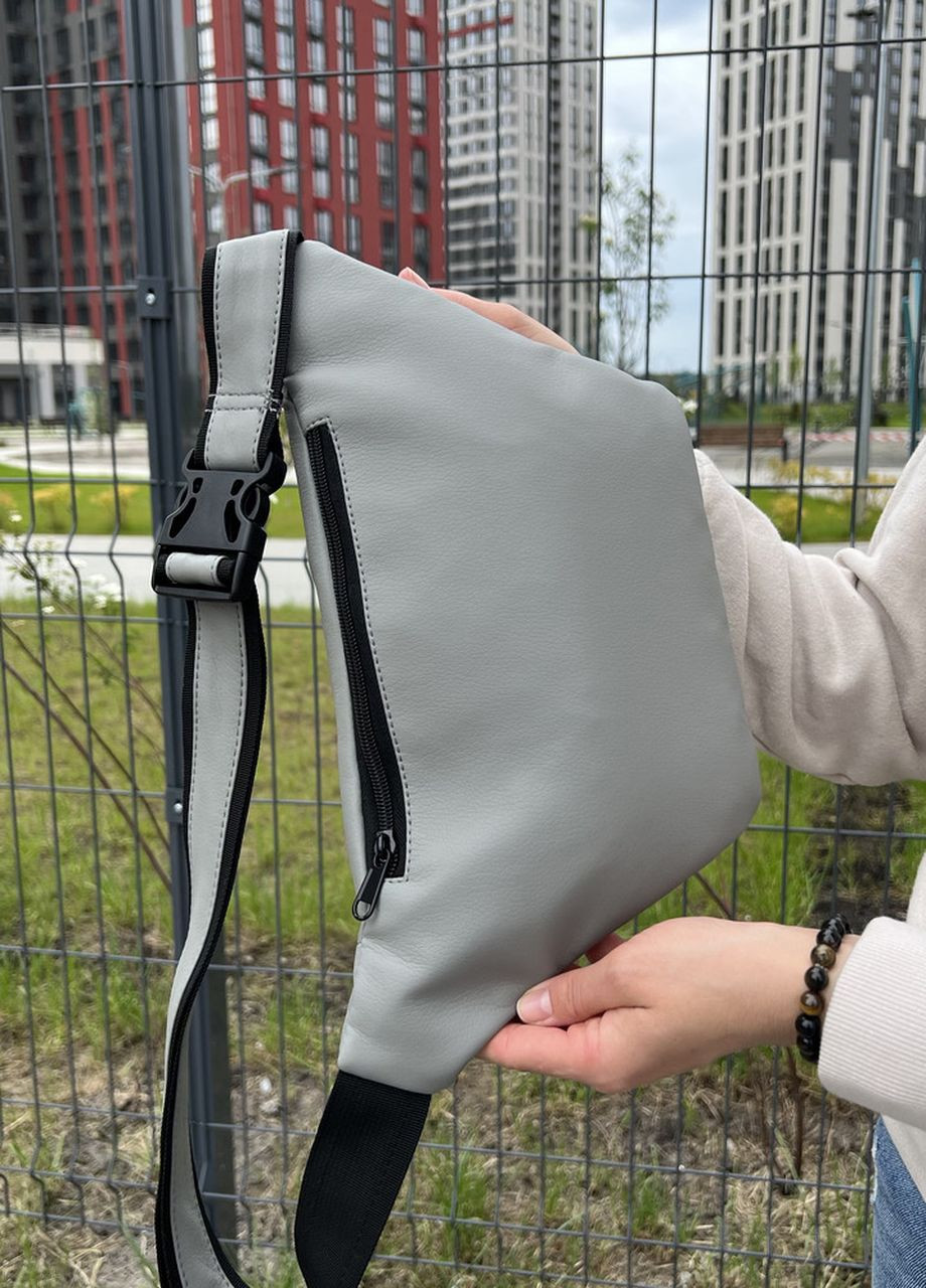 Жіноча нагрудна сумка-бананка, слінг-сумка практична і стильна в сірому кольорі No Brand tender (260517652)