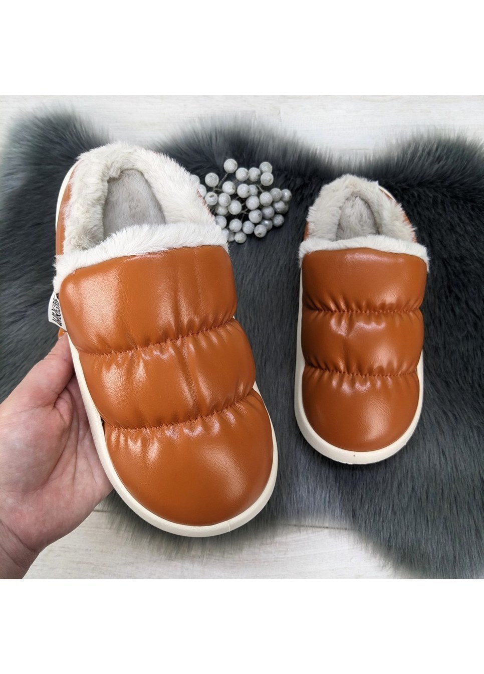 Тапочки жіночі чуні еко-шкіра на хутрі Lion (260499875)