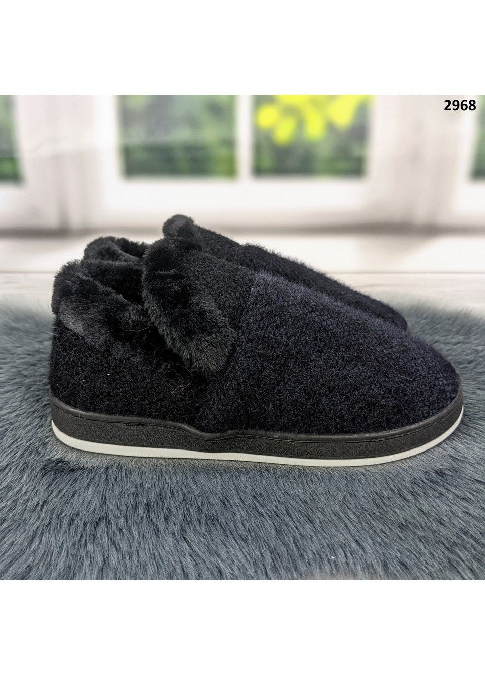 Черные тапочки чуни женские теплые с задником Lion