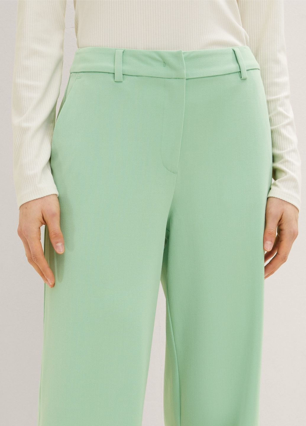Зеленые кэжуал летние брюки Tom Tailor