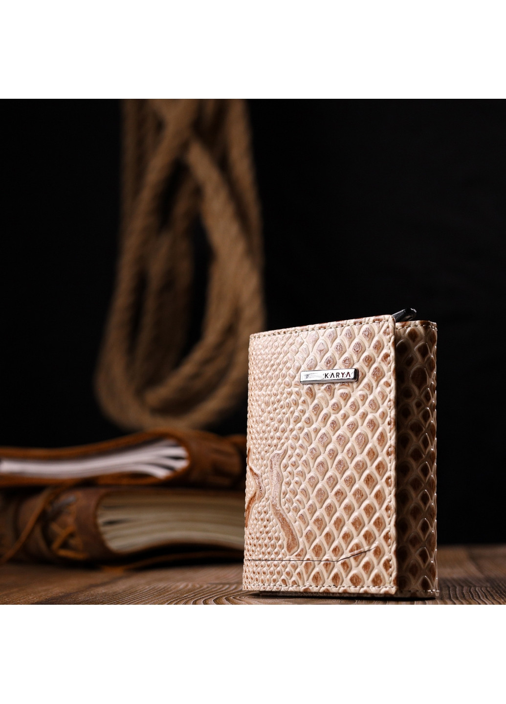Жіноча шкіряна візитниця 8х10х2, 5 см Karya (260532302)