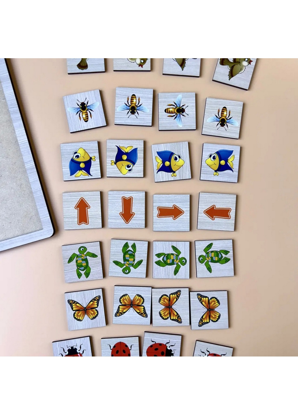 Дерев'яна настільна гра "Вкажіть напрямок - 2" пазл-сортер 1х33х24 см Ubumblebees (260531517)