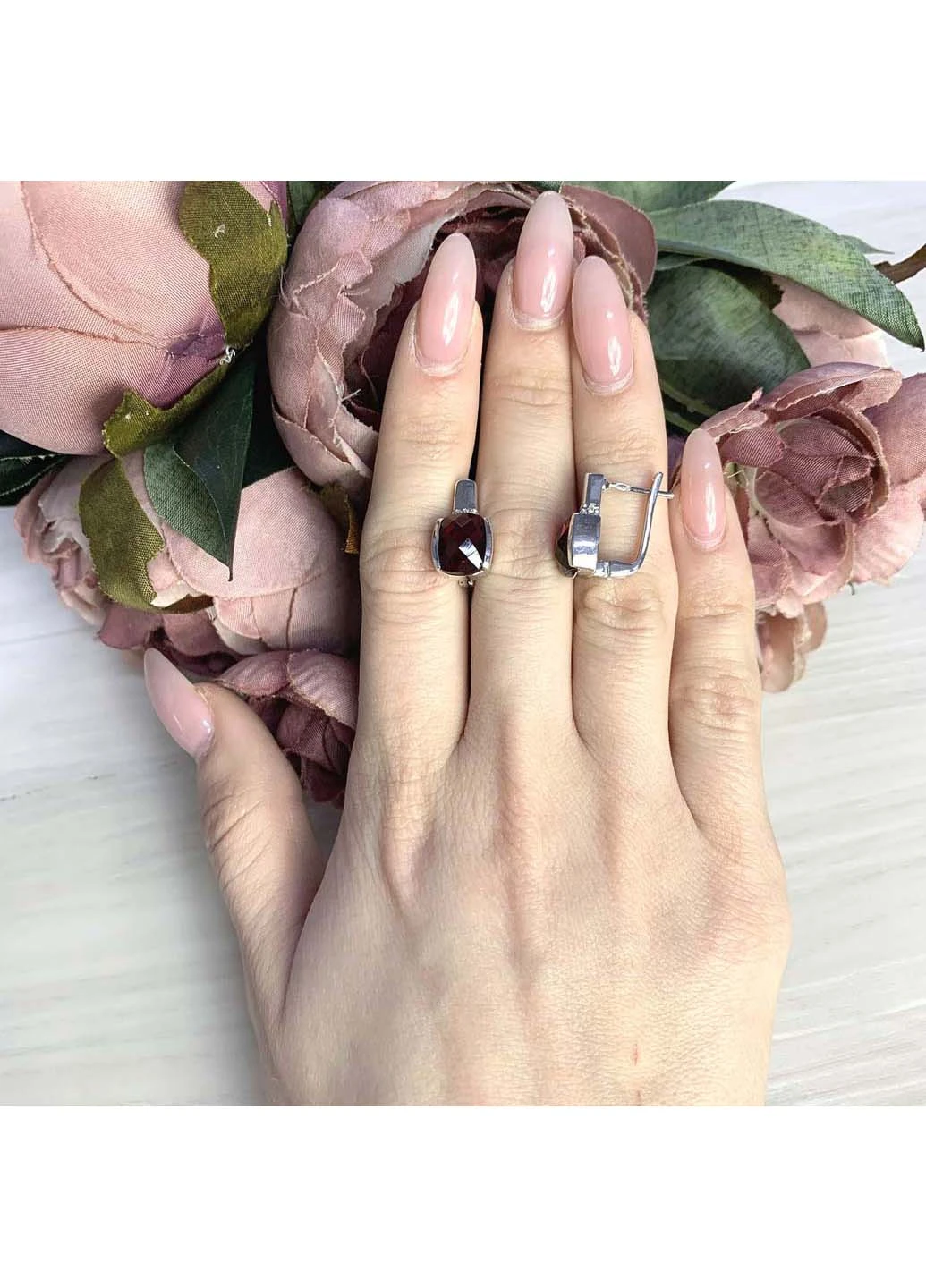 Срібні сережки з натуральним гранатом 5.305ct Silver Breeze (260537620)