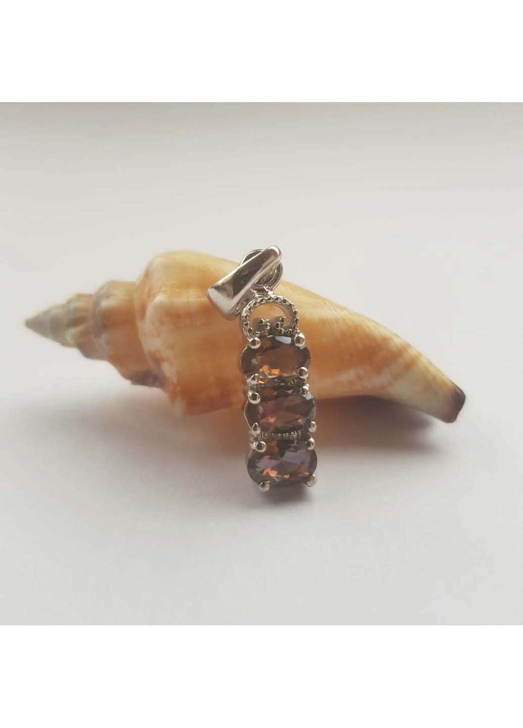 Срібна підвіска з топазом 3.4ct Silver Breeze (260538026)