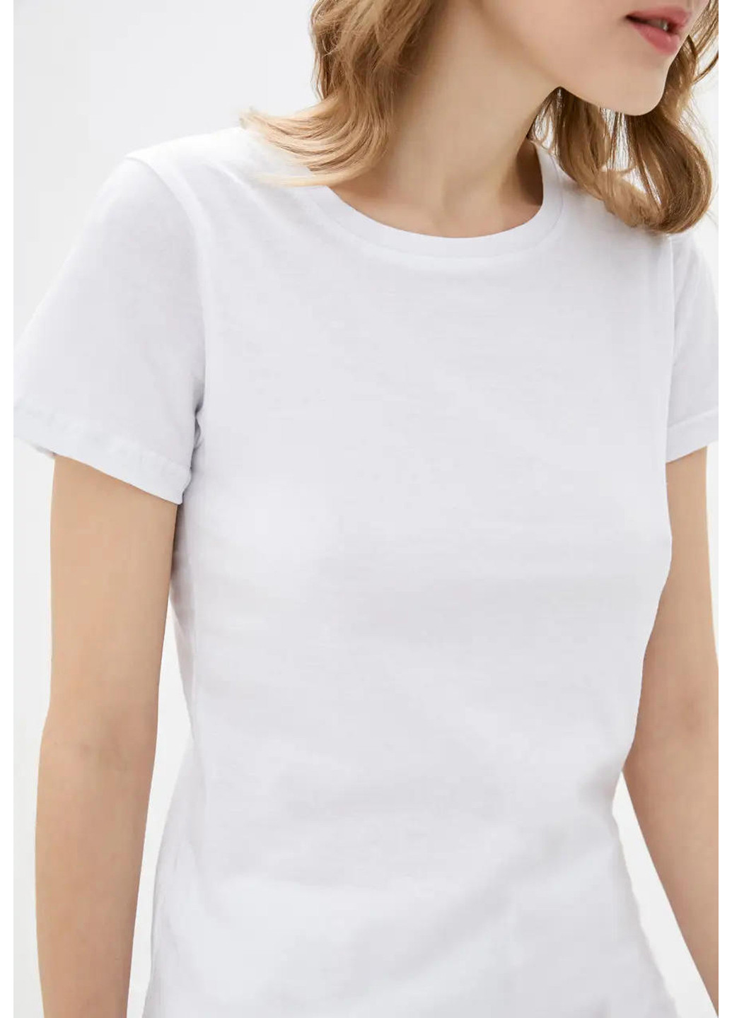 Белая летняя женская футболка классическая Sport Line