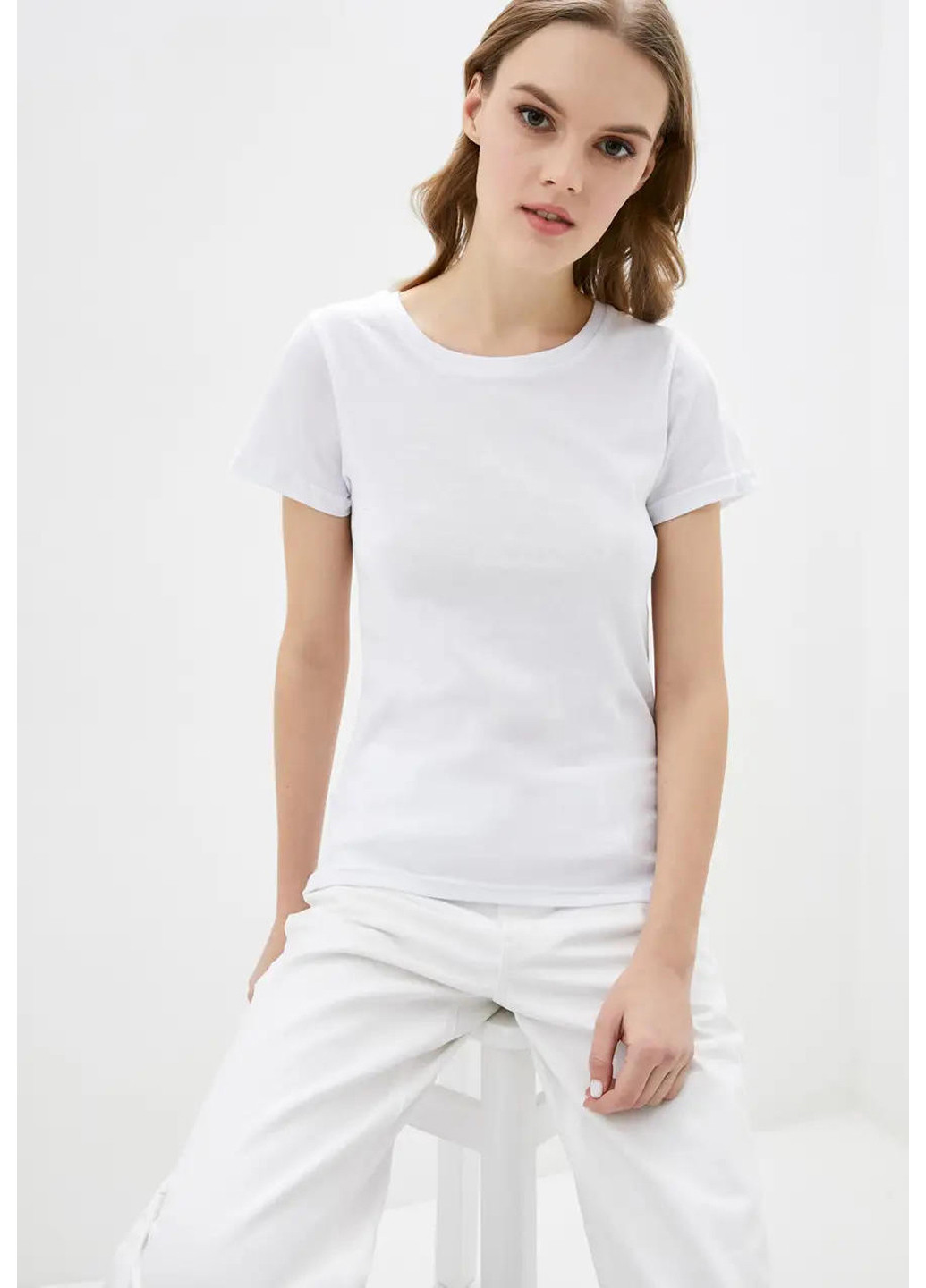 Белая летняя женская футболка классическая Sport Line