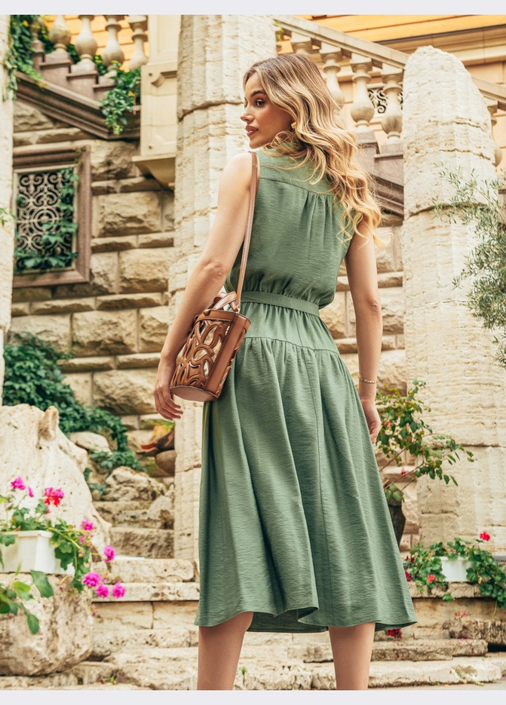 Оливкова (хакі) лляна сукня-міді кольору хакі Dressa