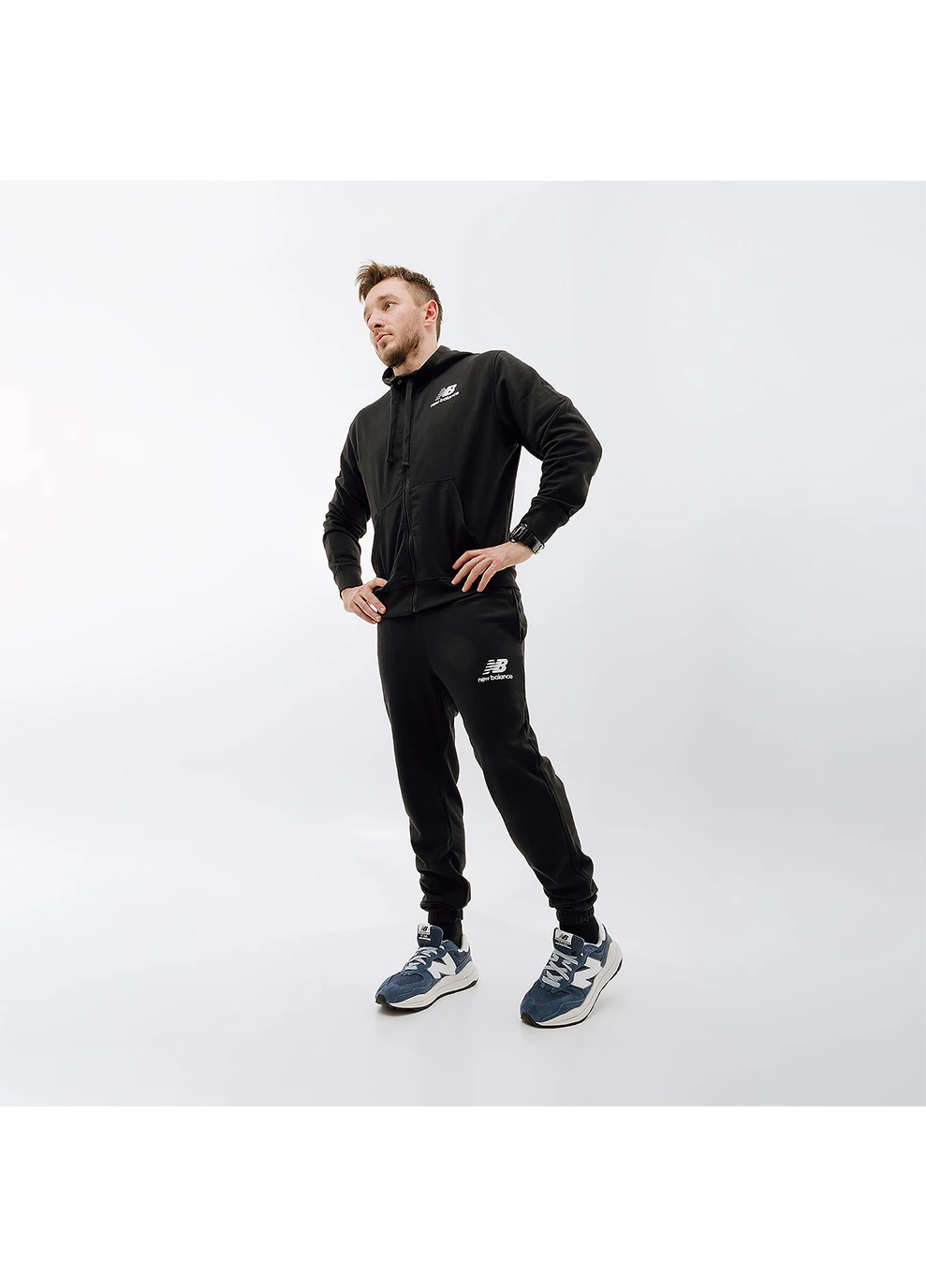 Черные спортивные демисезонные брюки New Balance