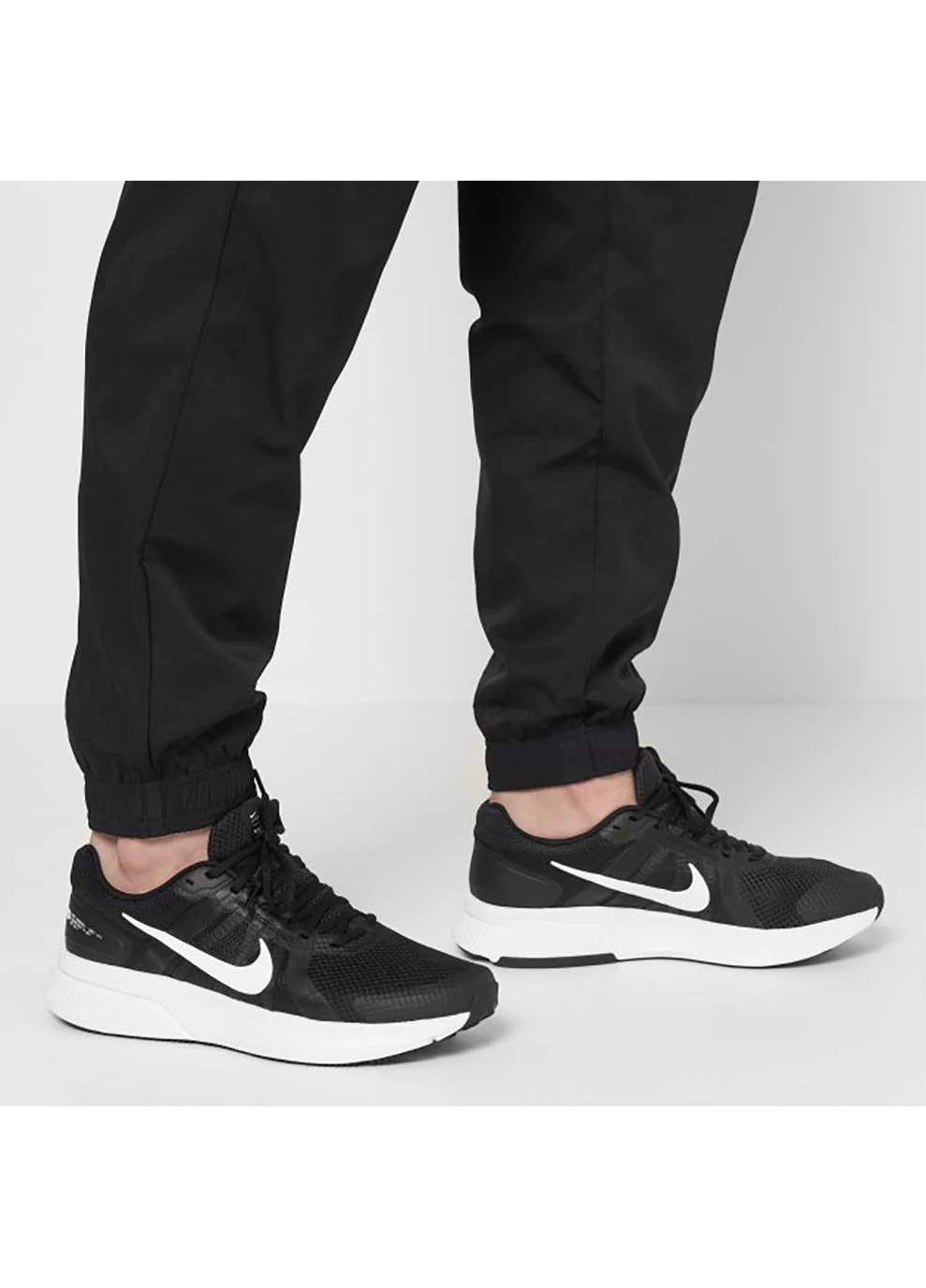 Черные демисезонные мужские кроссовки run swift 2 черный Nike