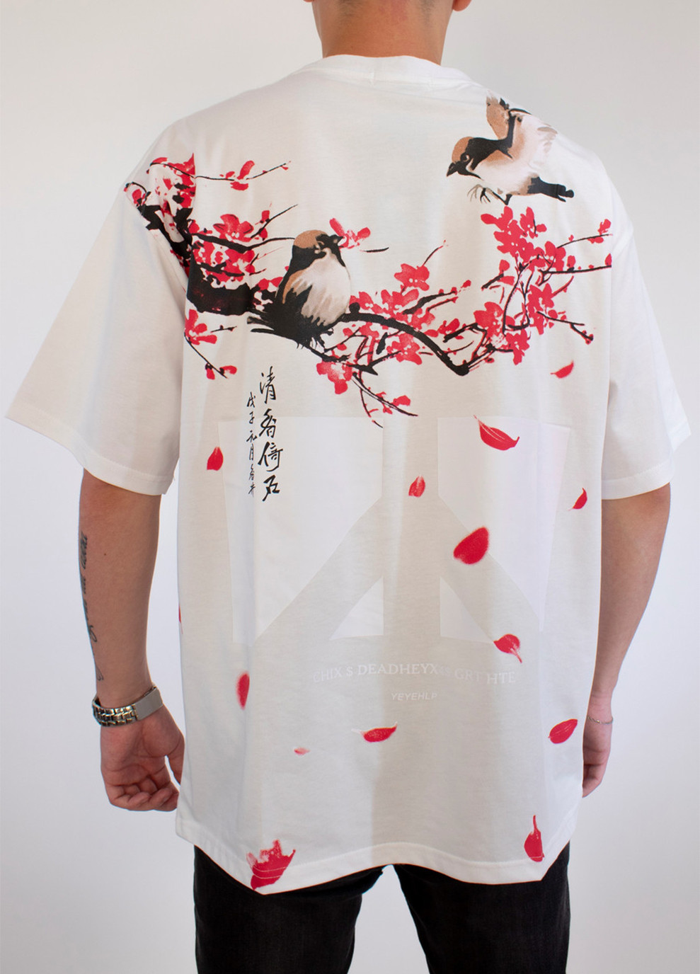 Біла чоловіча футболка cherry blossoms white xl (28972443) No Brand