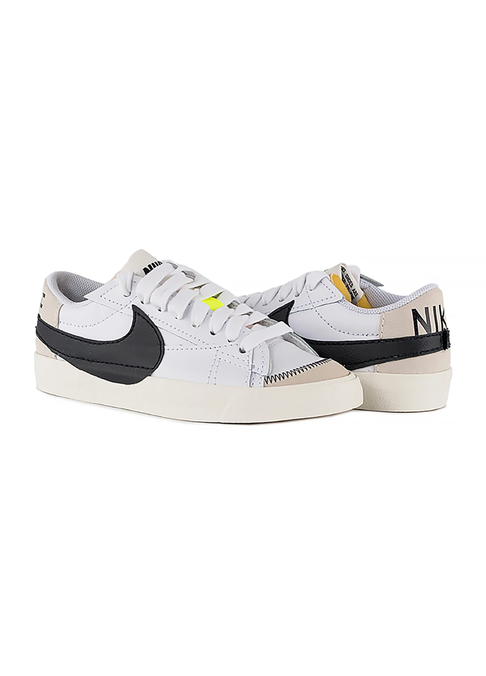 Білі чоловічі кросівки blazer low 77 jumbo білий демісезон Nike