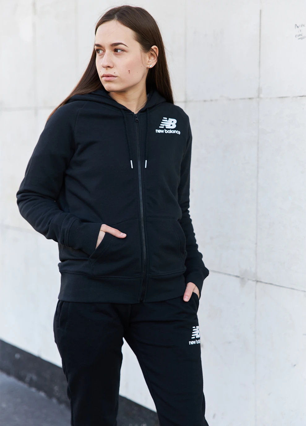 Женская Кофта Essentials FZ Черный New Balance (260794670)