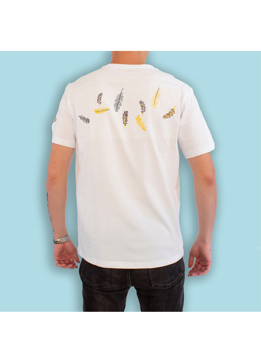 Белая мужская футболка feathers white l (28971934) No Brand
